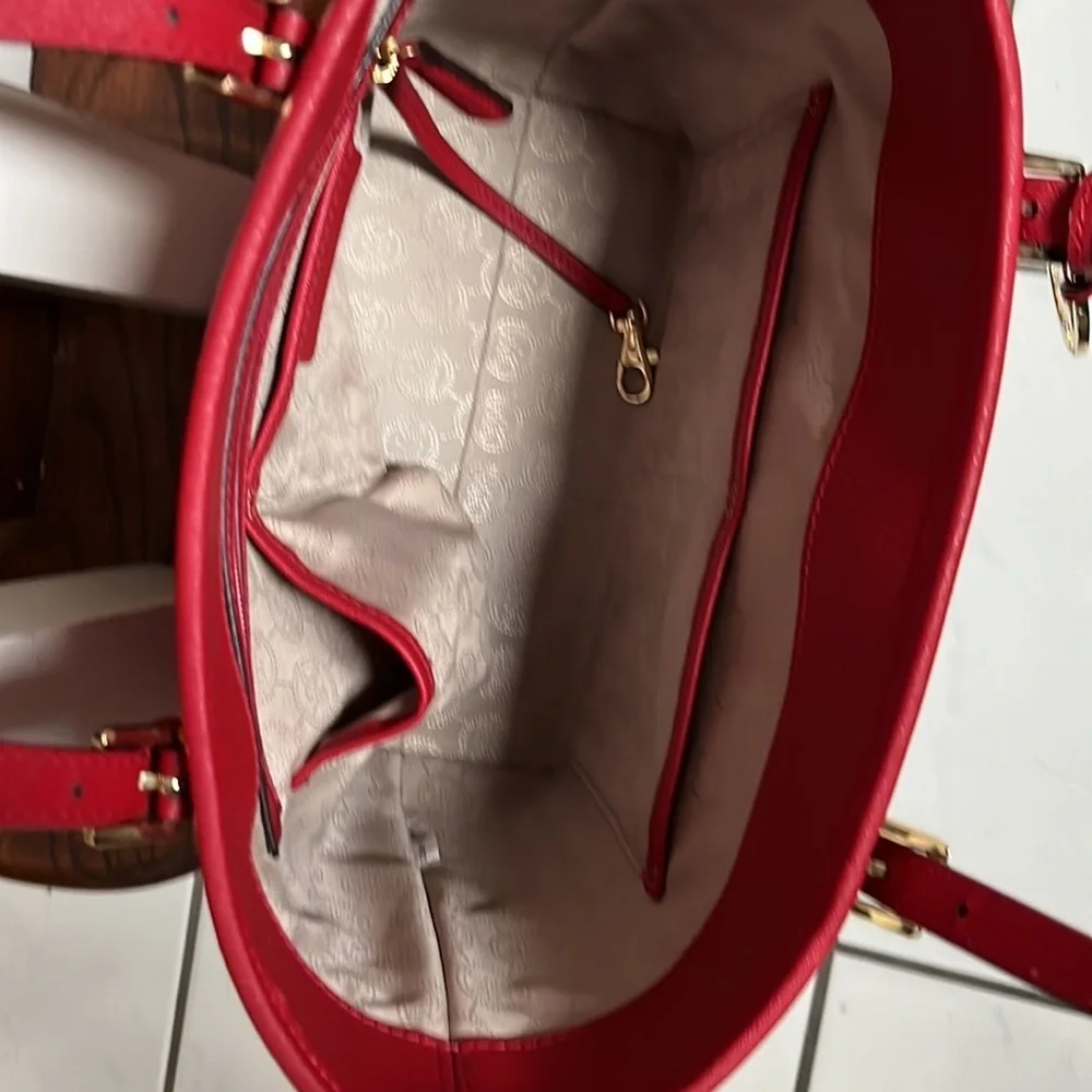 Michael Kors shoulder Bag Red Saffiano leather/ gold tone hardware & Trim NWOT